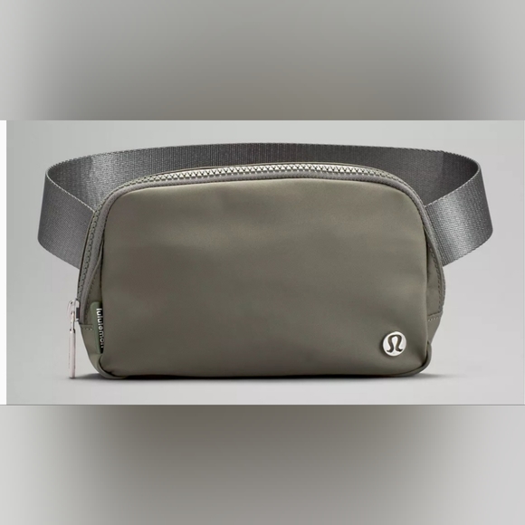 lululemon athletica Handbags - NEW! Lululemon Everywhere Beltbag 1L